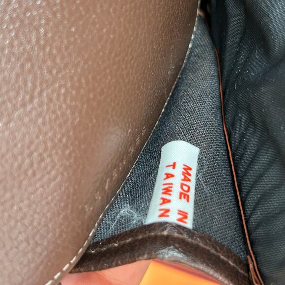 Vintage Levenger large brown leather wallet clutch w/ buckle made in Taiwan - Picture 11 of 16